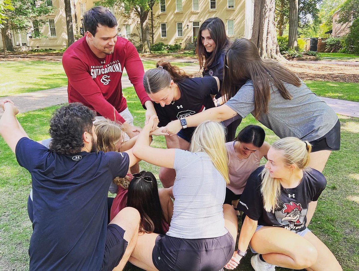 UofSC_AT's tweet photo. Welcome #GamecockAT Class of 2025 to USC! We are so excited for each of you to start this new chapter. The 29 new AT students had a great first day meeting preceptors, discussing our book club, and preparing for cadaver anatomy! #GrowthMindset #meaningfulconversations #HumanKnot https://t.co/f9qJVTRhup