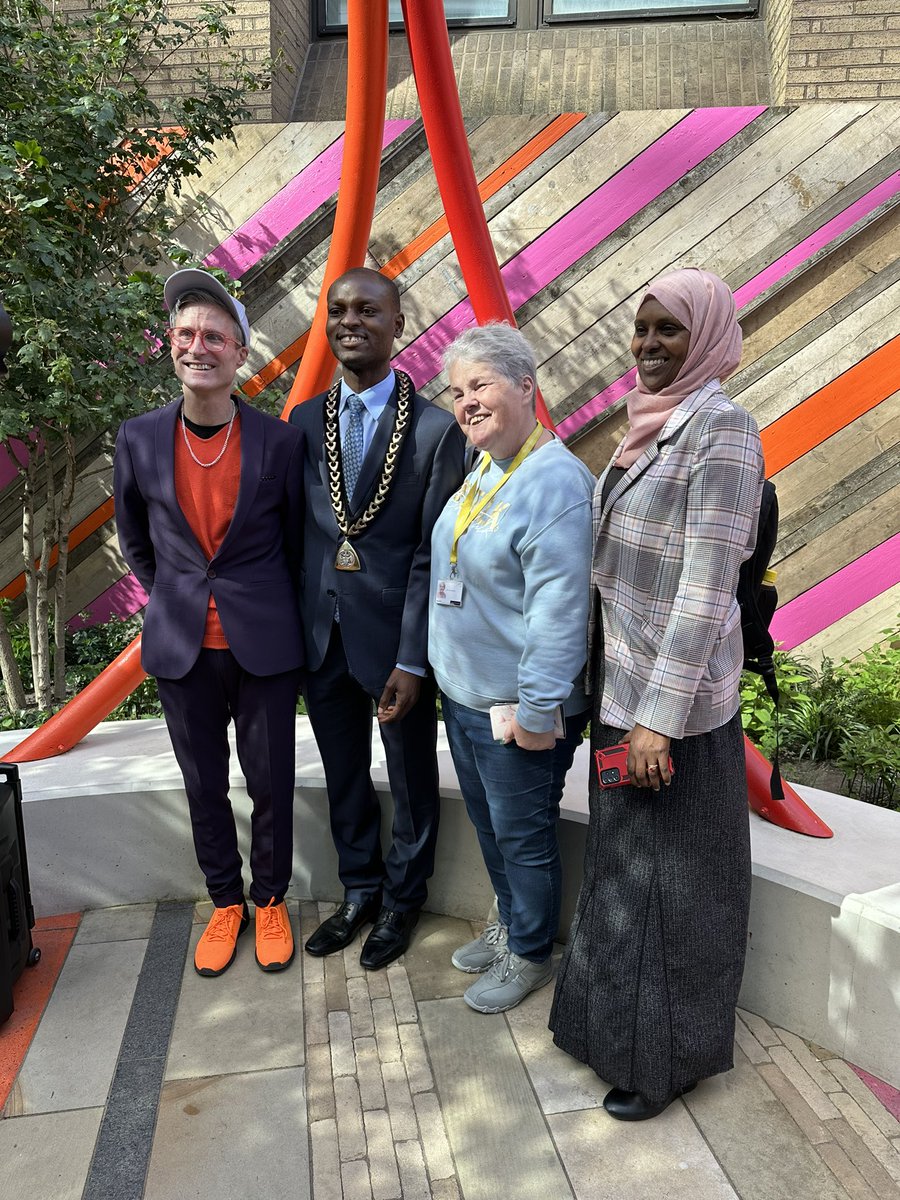 Very pleased to officially open our relocated @StMungos Putting Down Roots garden @LDNBridgeCity with @SouthwarkMayor @lb_southwark a year after it appeared @The_RHS #ChelseaFlowerShow