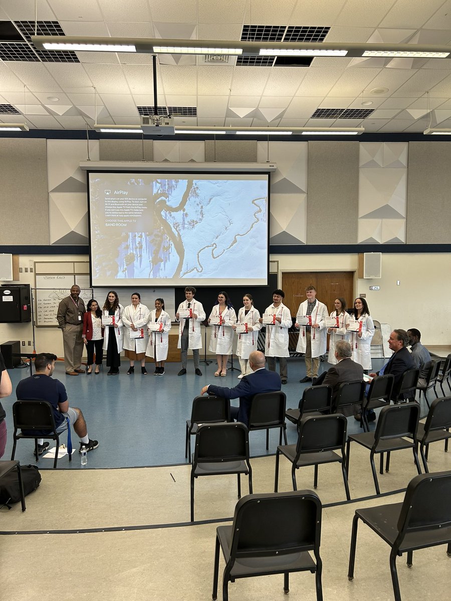 DrKeshodkarS's tweet image. Congratulation to the @LibertyHigh seniors on their @PLTWorg  Biomed capstone presentations and white coat ceremony! So proud of your achievements!! 🎓🩺⚕️@hbailey3LHS @MissRichardsLHS @Leesonscience @MrLittleScience @BethlehemAreaSD