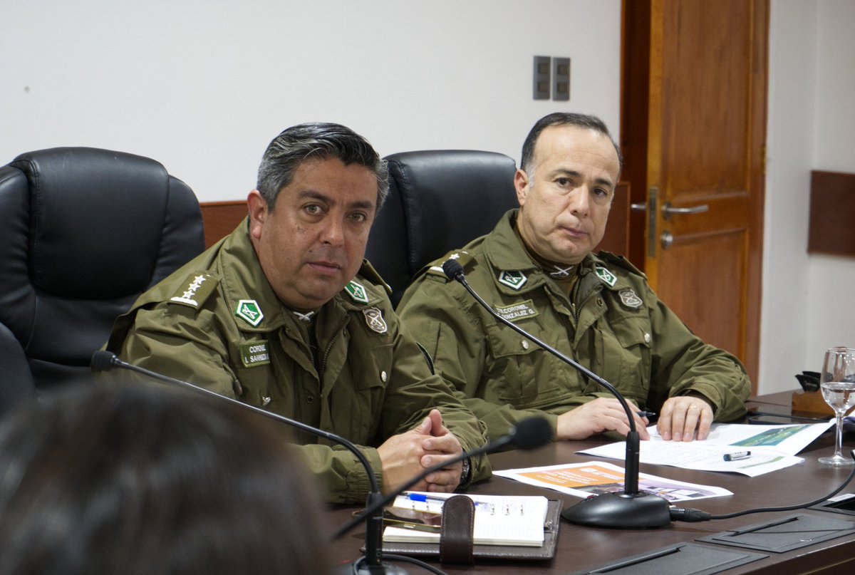 munquintanormal's tweet photo. 🚨 Trabajando por una #QuintaNormalTranquila, fuimos a una nueva reunión del Sistema Táctico de Operación Policial (STOP) de la Prefectura Occidente de Carabineros de Chile, en conjunto con las comunas del Norponiente de la capital.
#QuintaNormalMejor https://t.co/TpmvhhjlN0