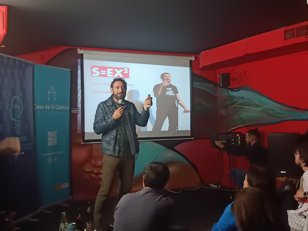 AmparoMoyano's tweet image. Gran último día de @pintofscienceES de Ciudad Real con @saritaita92 y @MarioDuranPrado!
Además, como fin de fiesta hemos tenido a nuestro padrino de @adicipecCR, @Perestupinya ! Un lujo para @wikiCR ! 
Gracias a todos/as!!
@UCLMdivulga

#pint23es #pint23cir