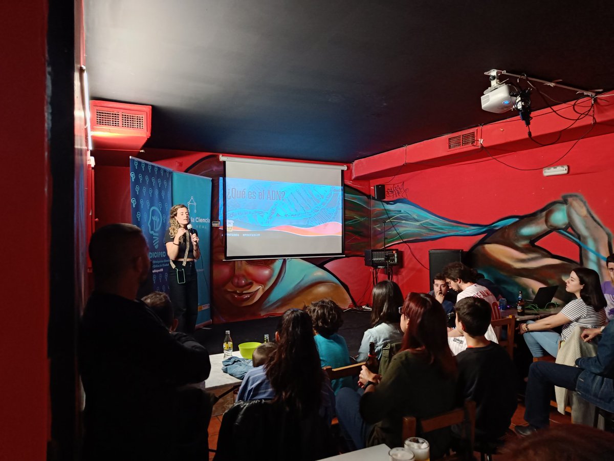 AmparoMoyano's tweet image. Gran último día de @pintofscienceES de Ciudad Real con @saritaita92 y @MarioDuranPrado!
Además, como fin de fiesta hemos tenido a nuestro padrino de @adicipecCR, @Perestupinya ! Un lujo para @wikiCR ! 
Gracias a todos/as!!
@UCLMdivulga

#pint23es #pint23cir