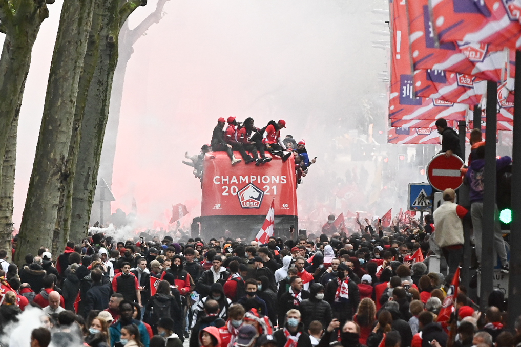 _BeFootball's tweet photo. Il y a 3 ans jour pour jour, le LOSC était sacré Champion de France sous Christopher Galtier ! 🏆🐶🇫🇷 https://t.co/eGJjnpYJ5b
