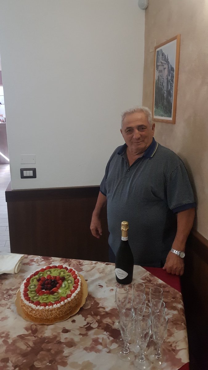 sai nonno oggi volevo chiamarti, poi mi sono ricordato del perché non lo stessi facendo, manchi tantissimo, ti voglio bene e sempre forza inter 👼💘