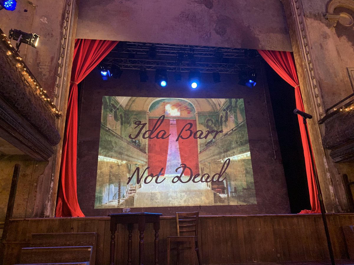 Oh who doesn’t love the irreverent pathos of <a href="/kit_green/">Kit Green</a> #IdaBarr A night of joy and hokey kokey <a href="/WiltonMusicHall/">Wilton's Music Hall</a> tonight. Humanity in a big bad wig.