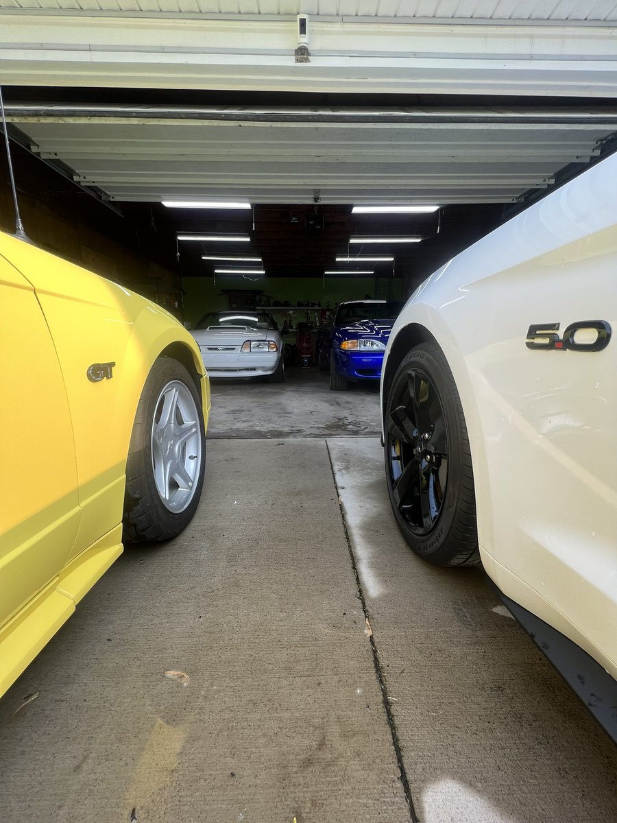 Evil95GT's tweet image. If someone told me 20 years ago I’d be admiring this scene, I wouldn’t have believed them. Hard work does pay off. I can 100% confirm. #Mustang #foxbody  #sn95 #newedge #S550