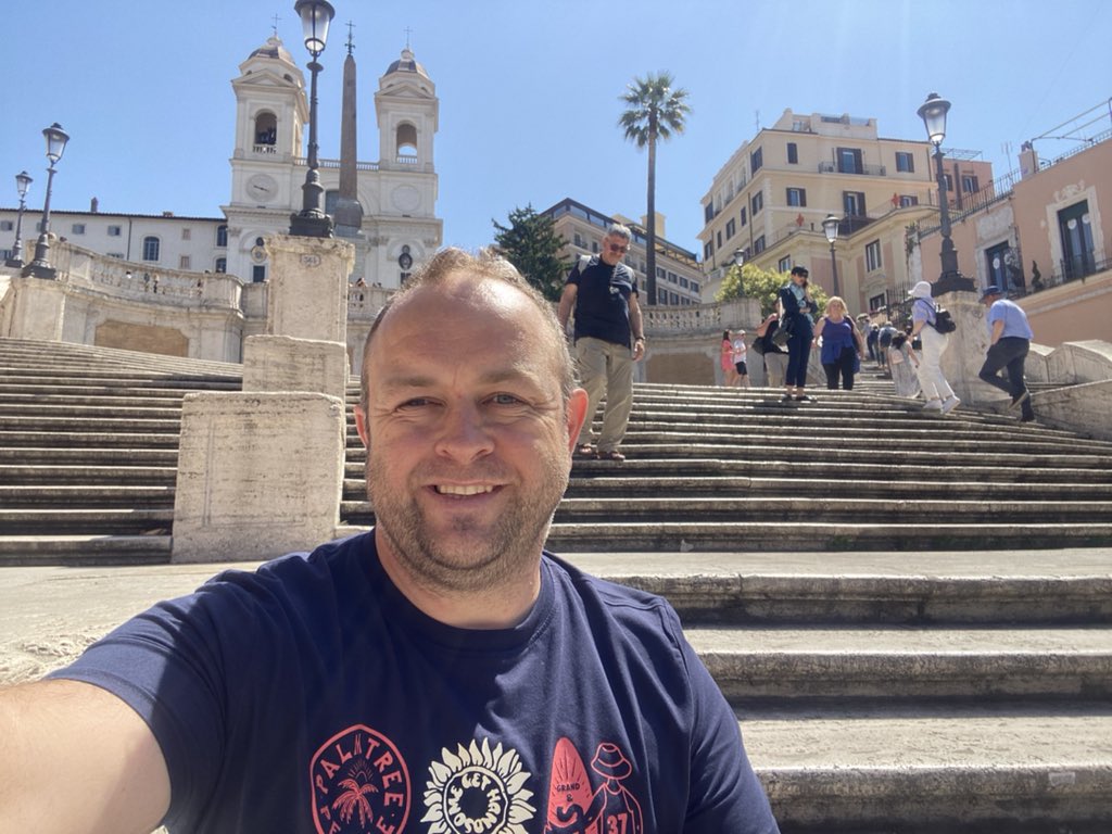 simoncape's tweet photo. Final day in Rome - Spanish Stairs, Villa Borghese and Pantheon. https://t.co/hLLpM77Ul0