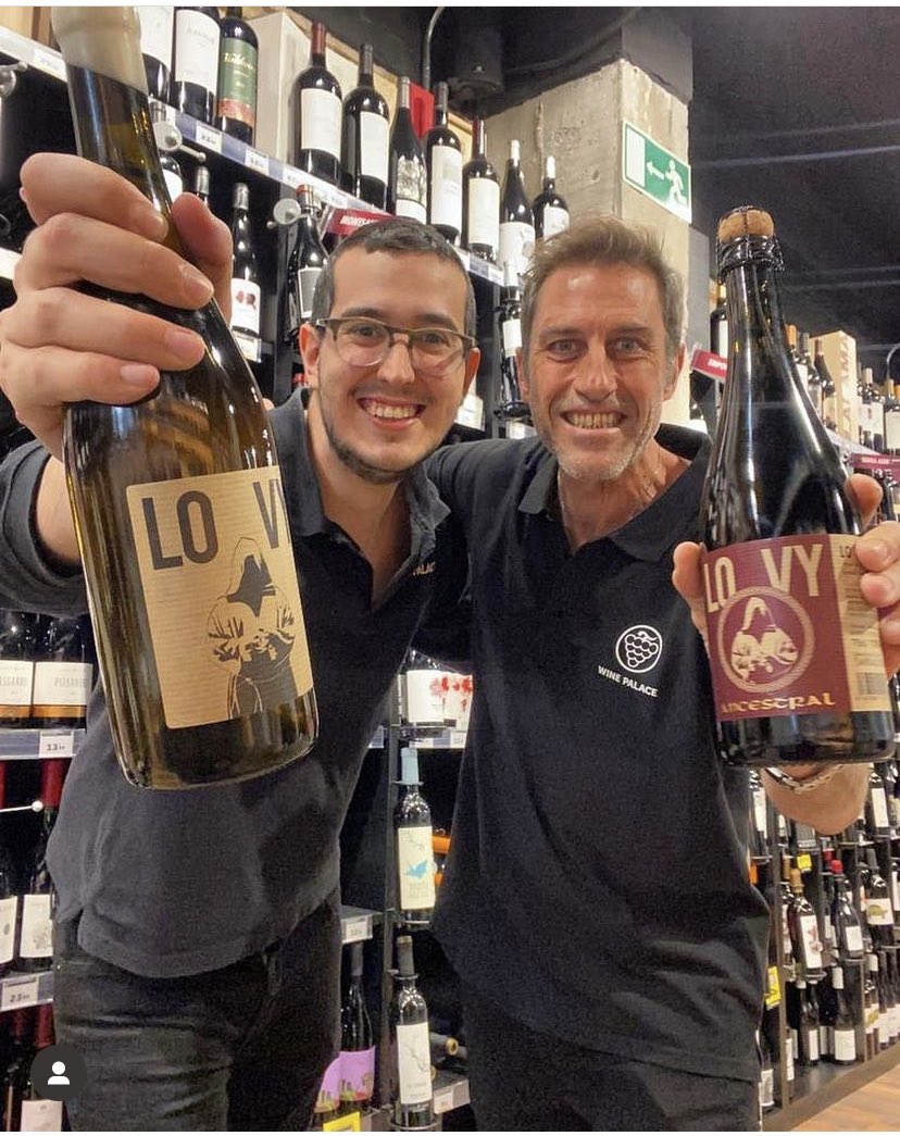 🎉PLANAZO PER AQUEST DISSABTE!Torna <a href="/vinsalavila/">@vinsalavila</a>, la mostra de vins del barri de Gràcia de Barcelona 🍷
📆Dissabte 27 de maig
📍Carrer Verdi
⏰12.30h-21h

FESTASSA 🎉🍷🥂🥳🎊
#winepalacemoment #vinsalavila