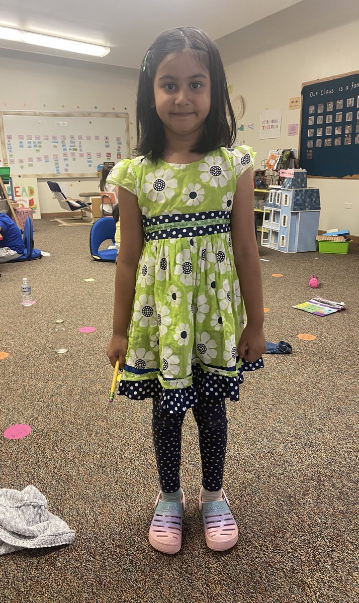 T is for Teacher Dress Up Day! So funny that the kids showed up wearing floral dresses and headbands (something I love) and even one had her Crocs (a fav of mine) Lol! ❤️👩‍🏫