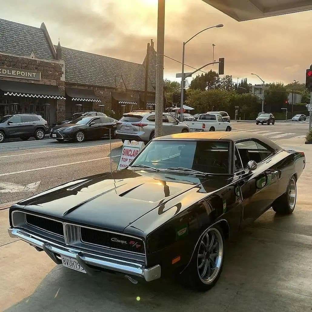 arabasevdamiz's tweet photo. DODGE CHARGER! https://t.co/RIuFDH68lB