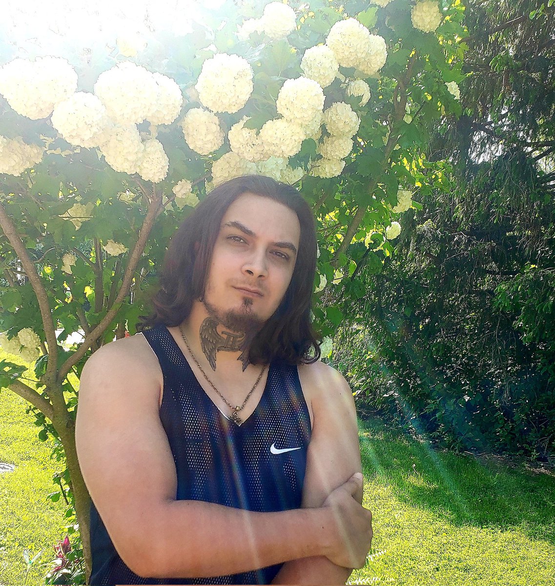 Frizz248's tweet photo. 28 Is Feelin Pretty Damn Good 🖤☀️🦅
#28thbirthday #Gemini #May24th https://t.co/BZlmY01WIi