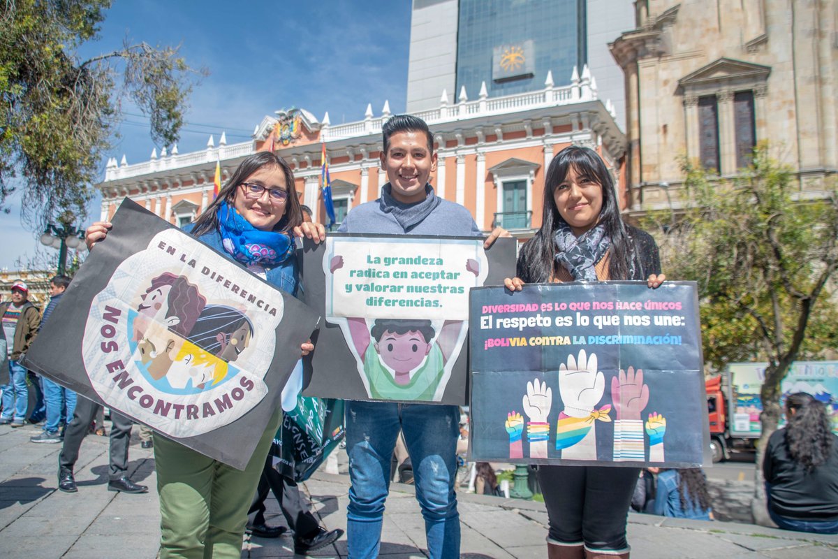 Un Apthapi nos unió para recordar que los frutos de la tierra y de nuestro trabajo están para compartirse en hermandad. 
Así la propia Pachamama contribuye a sanar nuestras heridas provocadas por ideas que nos separan. (1/2)