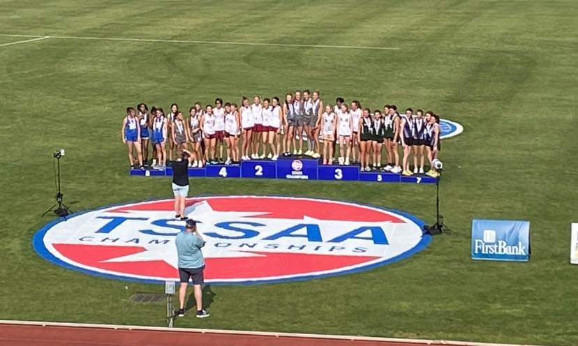 usjupperschool's tweet image. Way to go Lady Bruins!!!! 

4x800 STATE champs 🥇
Betha Pucek
Adam Jett
Lauren Hutchison
Julianna Schultz