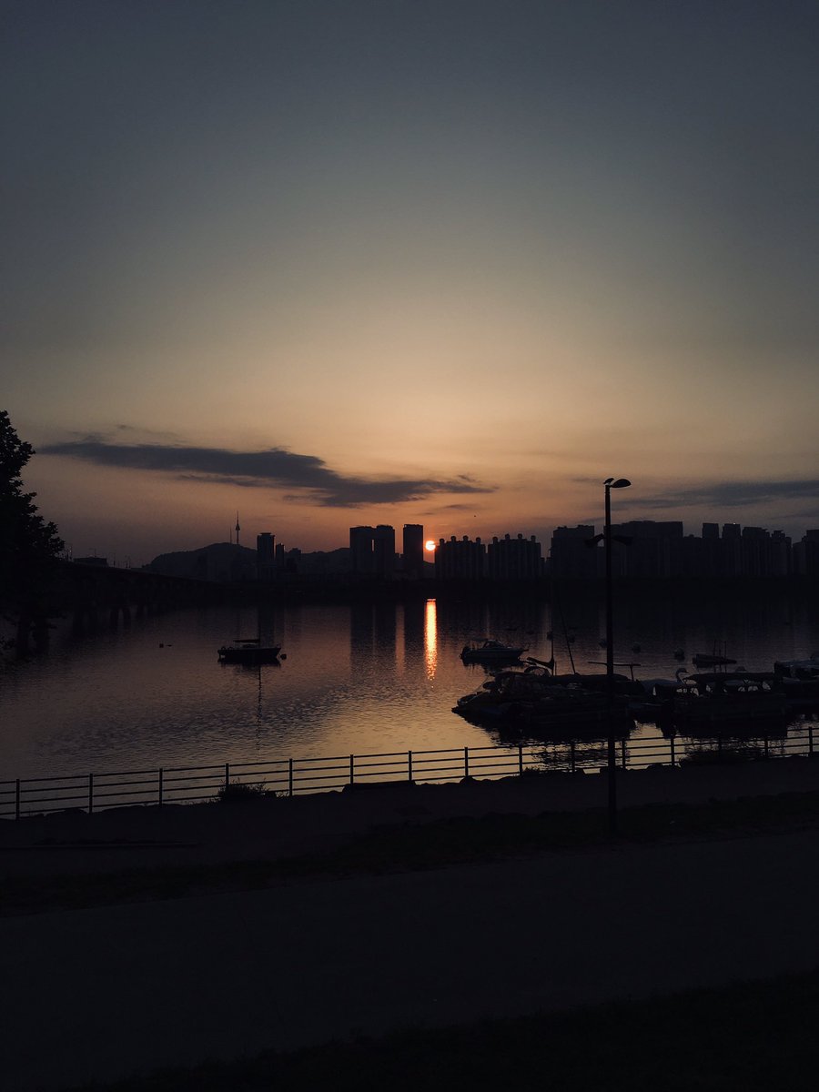 october_wi's tweet photo. #sunriseseries https://t.co/SXbqxyUgaj