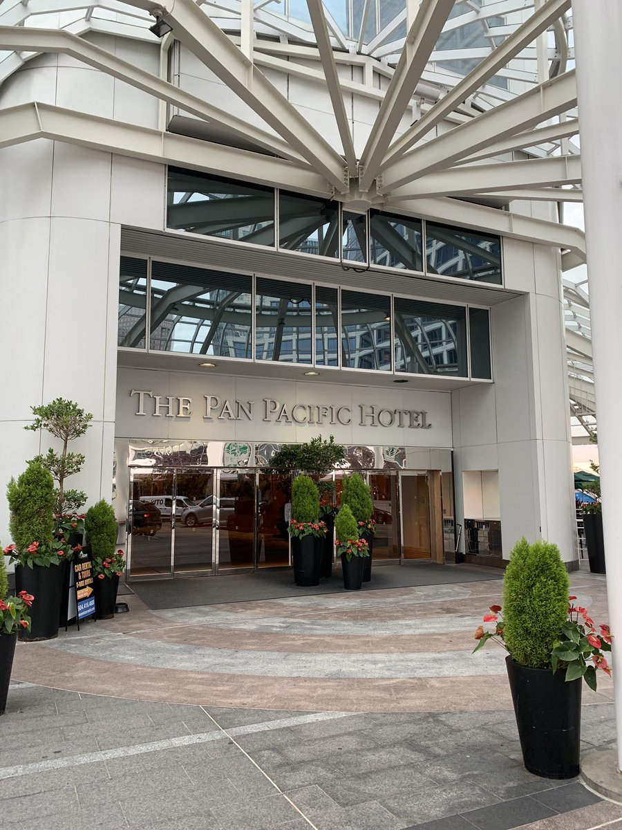 YVRhotelsDotCom's tweet photo. Ahoy! It’s #cruise season! Here’s two convenient #hotels if cruising from Vancouver’s #CanadaPlaceCruiseShipTerminal. #ThePanPacificHotel is part of #CanadaPlace &amp; #FairmontWaterfront is across the street. How convenient is that? 

More: https://t.co/EsO1Ct6NpB 

#vancouverhotels https://t.co/B4TcNJhn9H