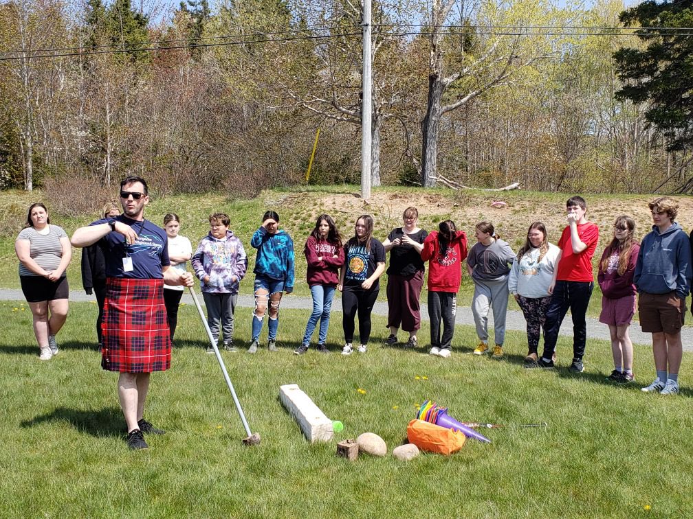 WhycocomaghEC's tweet photo. We had a Highland Games demonstration today for our Grade 4-8 students. #GaelicMonth https://t.co/FXSqEXetp4