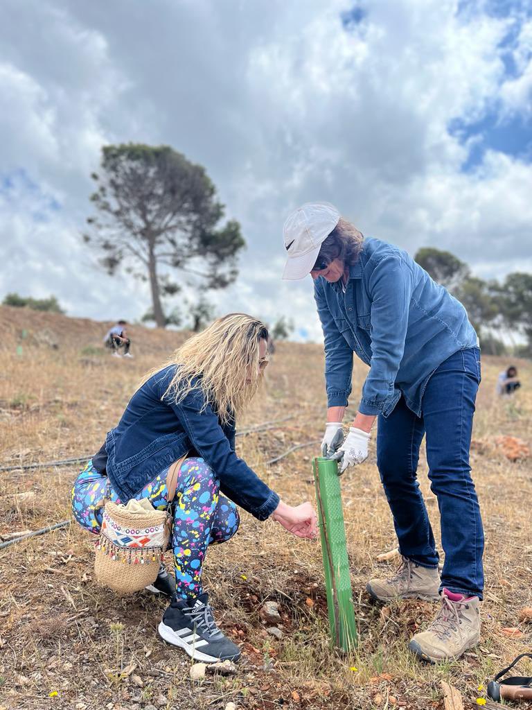 can_us_erasmus's tweet photo. 3rd day of Granada, Spain LTT,

● Within the scope of the EU Project named Erasmus+ 2022-1-TR01-KA210-00008397, We planted trees and watered the saplings. 

@tokatmem
@ulusalajans 
@15_iho
@neotalentway
@argememtokat
@DUluozlu 
@ElifYIL97933857 
@wadanotad https://t.co/7yARv6lg4e
