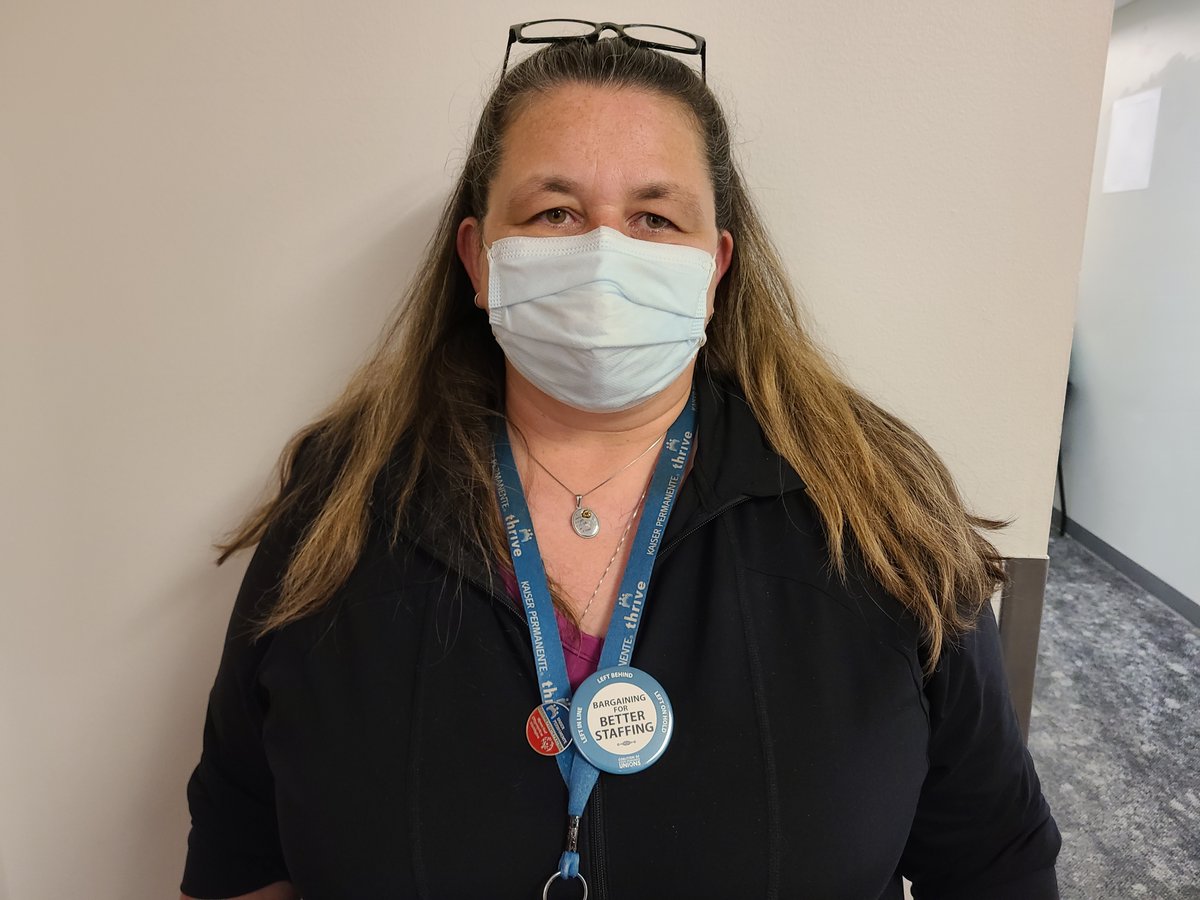 Local 8 members show support for “Bargaining for Better Staffing” as the National Bargaining Sessions continue in the fight to address the staffing crisis and increase wages for workers who are struggling to survive while KP focuses on starting a new company.
#coalitionstrong