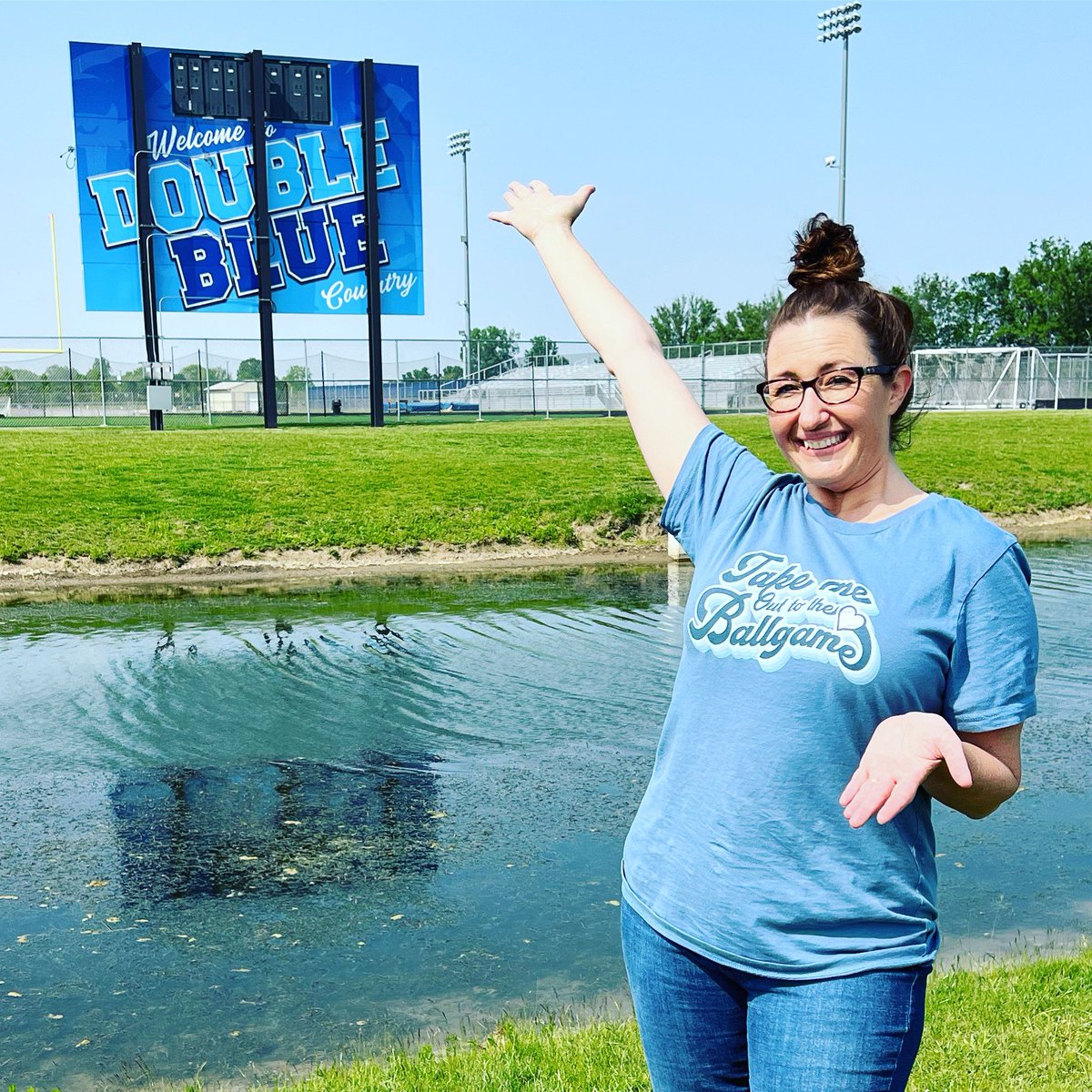 JennieEbersole's tweet image. You’ll know where to find me! 💙🩵🐻 Here’s to being a Bruin Bear! 💙🩵🐻  #GoBruins #OBLMS #iteach7th