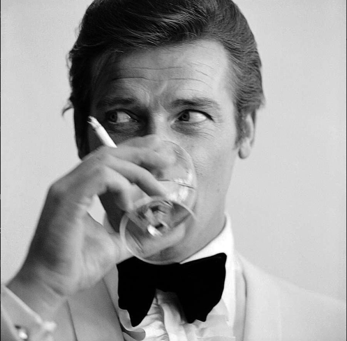 #cheers #everybody #gentlemanstyle #rogermoore as #lordbrettsinclair #thepersuaders #itv #tvshow #action #comedyseries #70s #70sstyle #moviestar #peoplephotography #lifestylephotography #cinematography #beyondcoolmag #motion #travel #urban #life