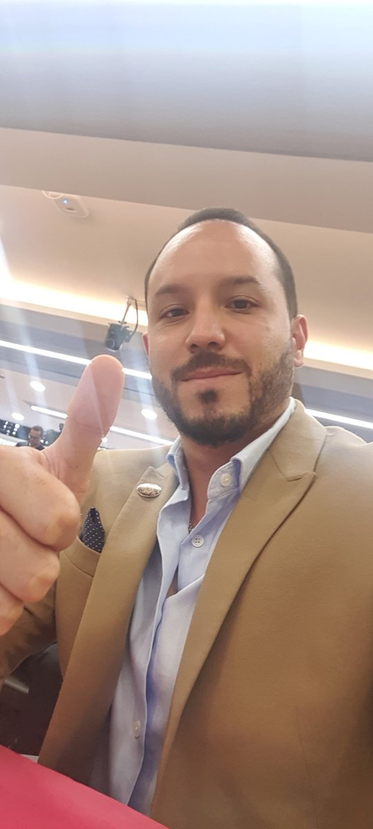 EmilioUIO's tweet photo. ¡Le cumplimos a la ciudad! 

Cómo prometimos en campaña,  hemos aprobado una ordenanza reformatoria para que los concejales salgan de los directorios de las empresas municipales.

Fiscalización SÍ, repartir el Municipio entre los Concejales NO 

#QuitoRenace 🔵🔴🔵 https://t.co/LMHbAflDGW