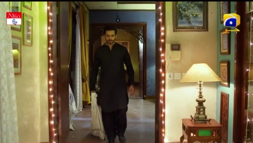 Ok he left the room for some fresh air... But despite what happened he didn't return to check on his Meerab, his biwi? It's the next day and he doesn't know Meerab is not in the haveli? Honestly what kind of writing is this?!

#TereBin #YumnaZaidi #WahajAli #YumHaj #Meerasim