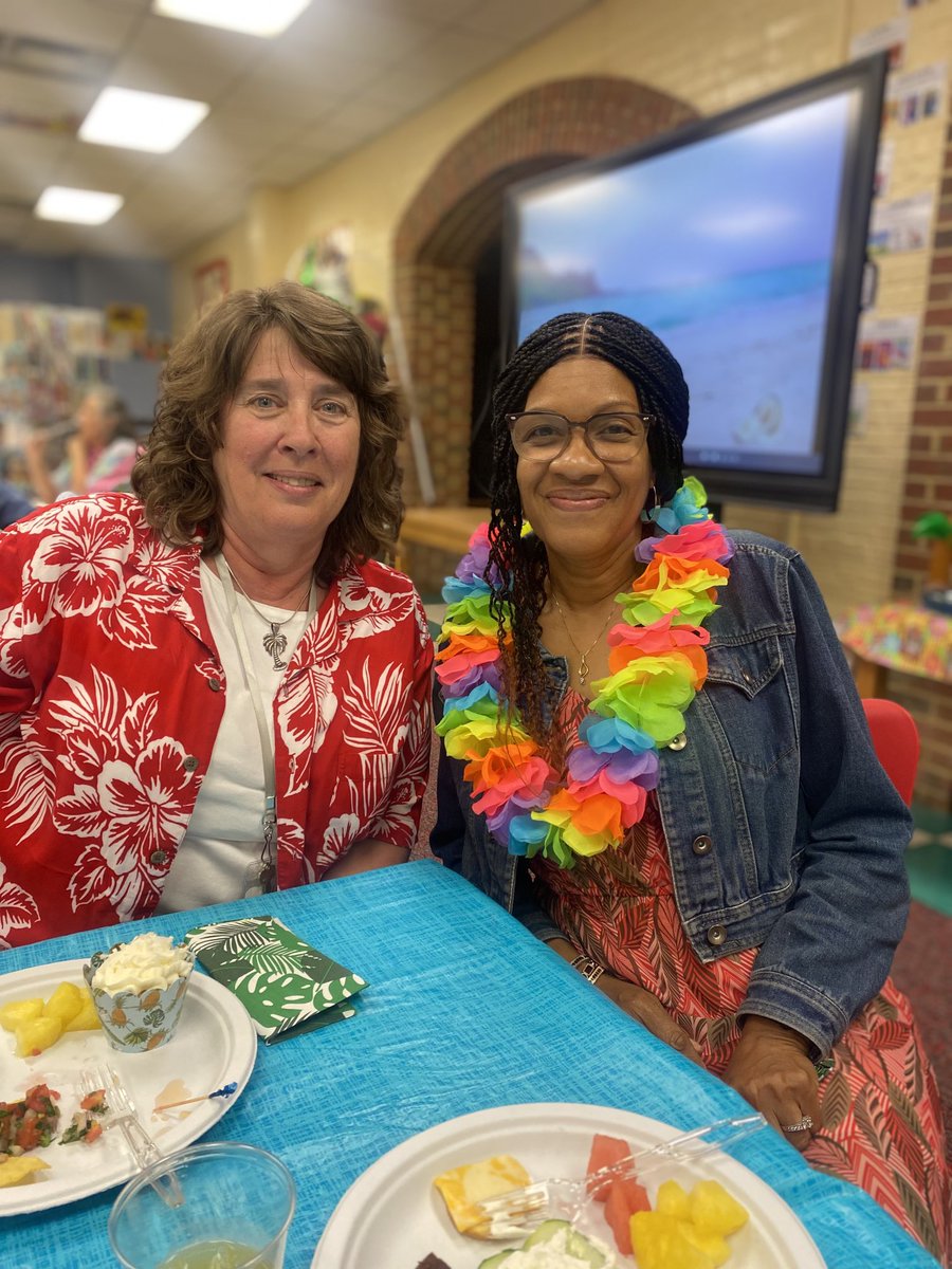 JanetDLibrarian's tweet photo. My Montrose family is the best! Tropical themed day and shower…. all for me! ❤️⁦@MontroseMustang⁩ ⁦@hcpslib⁩ https://t.co/4nY0033SnN