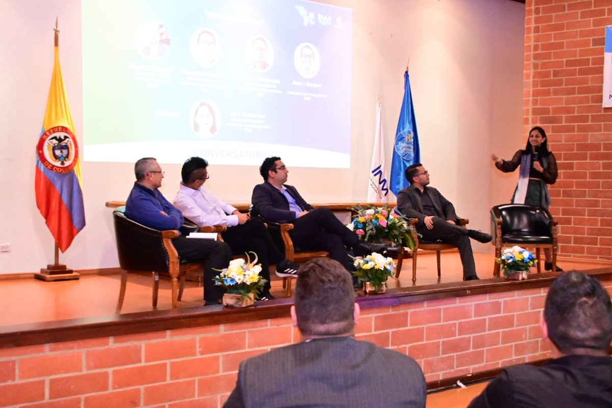 INMdeColombia's tweet photo. #WorldMetrologyDay | #AEstaHora se desarrolla el Convesatorio Metrología Física con Ing. @AlvaroBermCor acompañado por los destacados expertos del @INMdeColombia Liz Catherine Hernández, Jhon Escobar Soto, Andrés Bohórquez y Maickol Morales.
#SemanaSIM #WMD #MetrologíaFísica https://t.co/OiRTFe2fqq