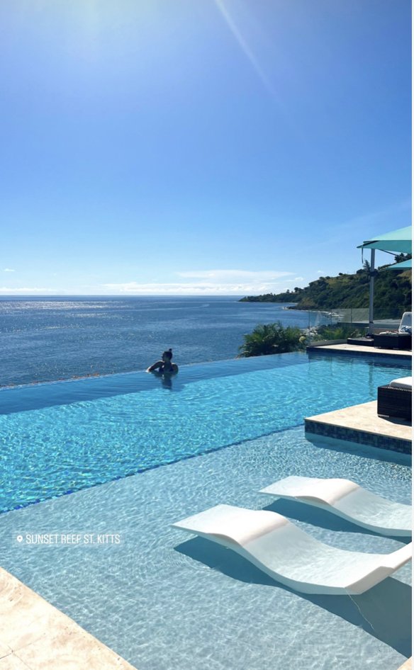 StKittsTourism's tweet photo. Poolside views 🔥 #StKitts VentureDeeper https://t.co/h7jK6A1NOH