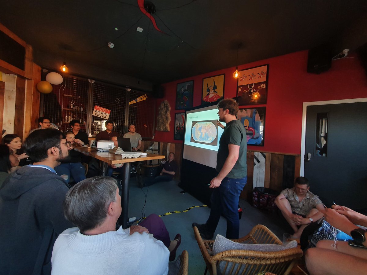 palaeo_anna's tweet image. Another fun night @pintofscience - finding out how we all shake the earth from @ARutson, what causes eruptions and just how big #supervolcanoes are with @marcreichow, and @PyroclasticBen shared the complexities of #meteorites, and made us all want a pet blue whale 🐋  #pint23