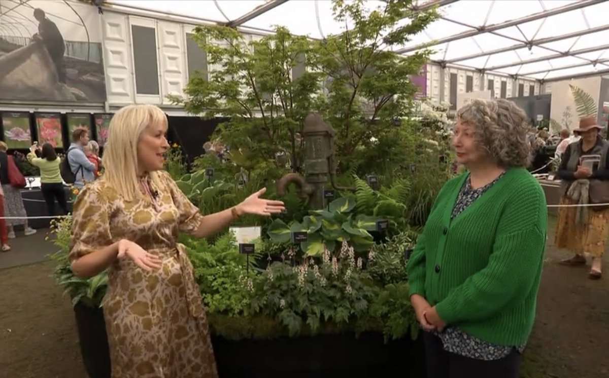 Delighted to have met @nickichappers today @the_rhs Chelsea Flower Show. It’s always rather nerve wracking filming for tv but this lovely lady put me at ease straight away. I couldn’t have wished to film a piece for the Chelsea coverage with anyone nicer. #shadeplants #onthetele