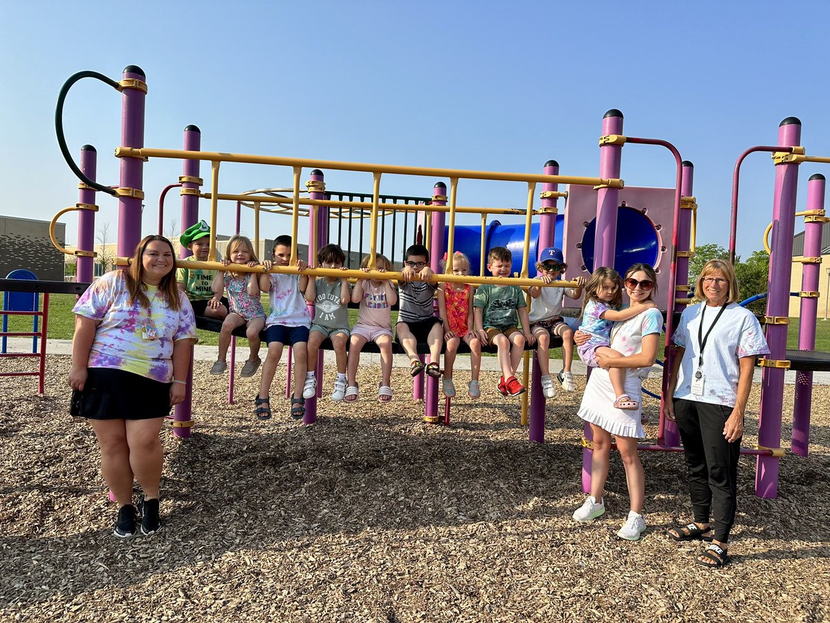 Happy last day of preschool! 🤩💙🥰 <a href="/DCWestFalcons/">DCWest Falcons</a> @DCWElementary #dcwestpride