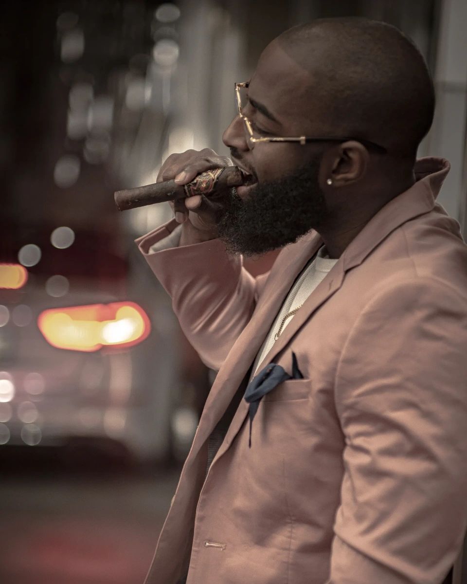 Do you recall the particular cigar you smoked last spring around this time? If not, it's time to start keeping track. Our #CigarDossier makes it easy for you to do just that! Check it out by visiting our website.

iwanries.com/Cigar-Dossier-…