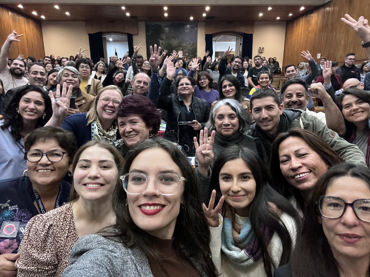 Aquí con las organizaciones sociales y sindicales de la región de #Coquimbo. Hablamos de la aprobación de las #40horas y de cómo el poder del diálogo logró lo que parecía imposible. 
¡Este avance se convirtió en una realidad que mejora la vida de trabajadoras y trabajadores! 💪