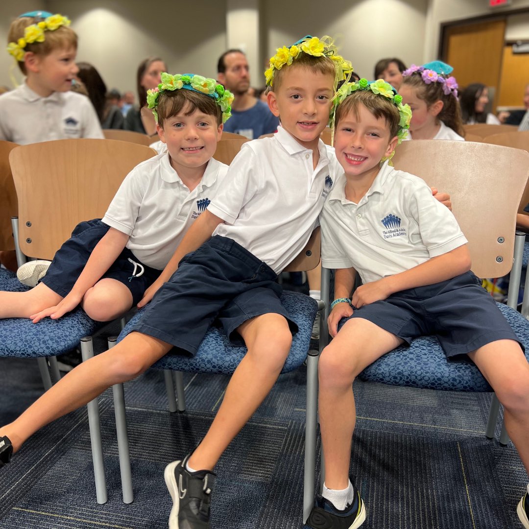 Davis Academy tweet media