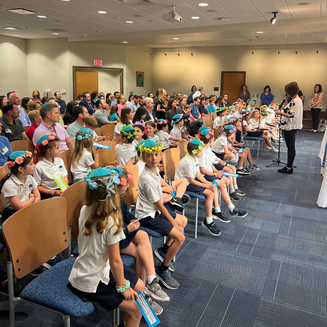 Davis Academy tweet media