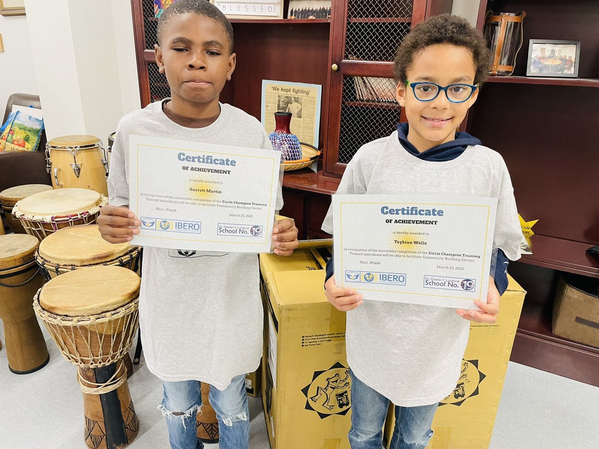 rocrestorative's tweet photo. Welcome to the Circle Champions party Dr. Charles T. Lunsford School #19! Next step, student facilitated circles throughout the building!👊🏽💪🏾
@RCSDNYS @drpeluso @DeputyDStrick @drchrismiller2 @ruthturner168 @KindnessChamps @UR_WarnerSchool https://t.co/70oKEuC0s3