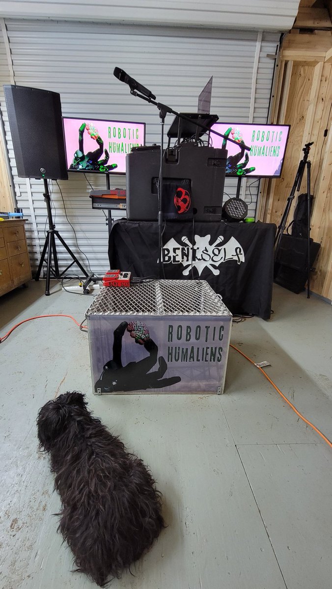 BentSelf's tweet image. Finally at a point where I love my set up for live shows !  Ready to rock the stages!  Solo, Independent  🎤🎵💪
.
#bentself #shows #stagesetup #indieartist #experimentalmusic #soloartist