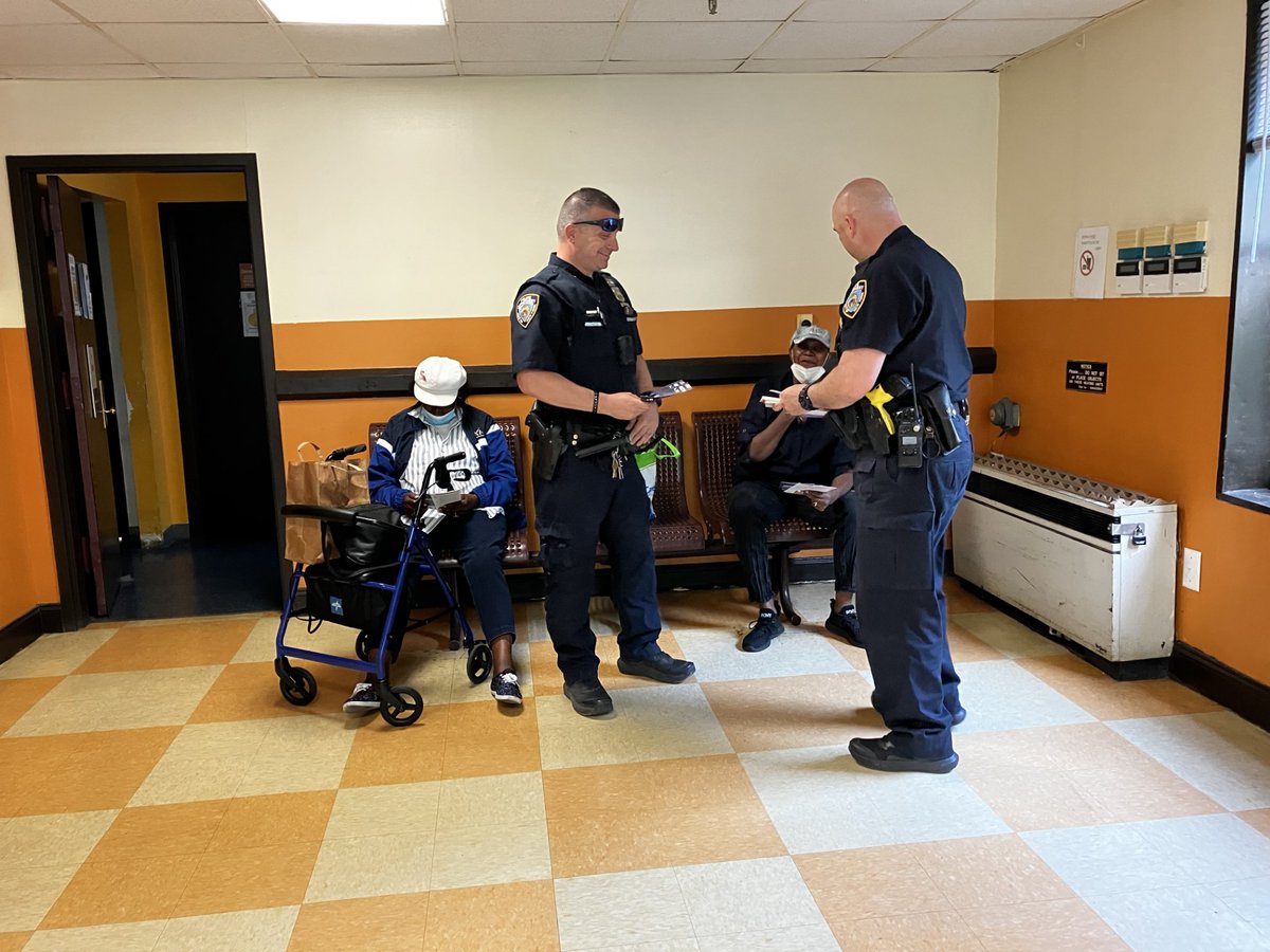 NYPD113Pct's tweet photo. Your Domestic Violence and Traffic Officer visited the seniors today, making sure they were informed and educated on how to continue being safe. #DomesticViolence #TrafficOfficers #NYPD #113Precinct https://t.co/dl9FEJRqfQ
