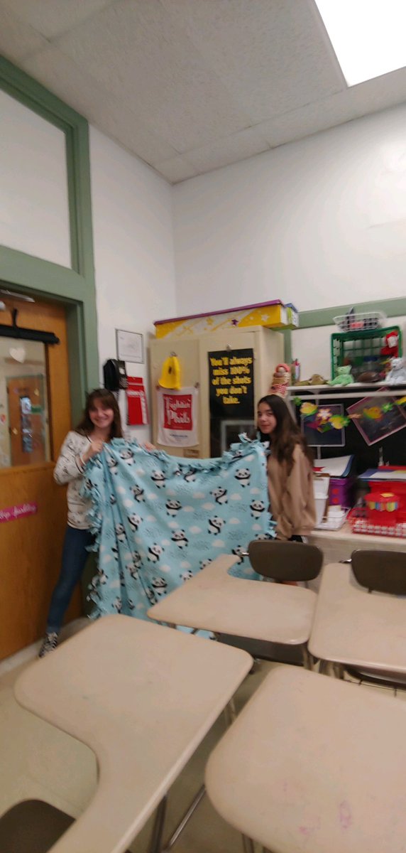 Miss_Mader's tweet photo. Our Dragons with a Purpose students hard at work on blankets for chemo patients 💕 https://t.co/h5V2832Ofz