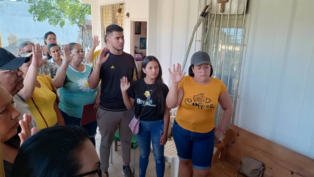 fernandarms13's tweet photo. Juramentacion de 2 comite Justicieros en los centro C.E.I. Emilia Mata Vasquez y U.E. Luis Castro, con la presencia de nuestro Presidente y la Direectiva Parroquial, @Dinorahfiguera @PJFamiliarNac @pjnuevaesparta @ActivismoPJ @PJVALENTINA @hcapriles @TomasGuanipa https://t.co/ghvYMserDj