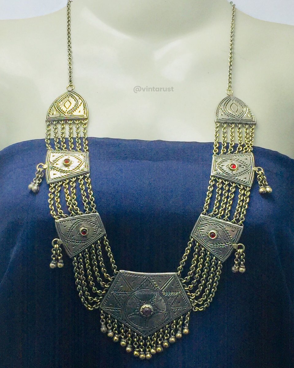 Handmade Antique Bib Necklace With Pendant.

Shop Now:
buff.ly/3AyeaBv

#handmadejewelry #bohochic #silvernecklace #multilayernecklace #bohojewelry #statementnecklace #jewelryaddict #jewelrylovers #vintagejewelry #artisanjewelry #handcraftedjewelry #uniquejewelry #jewelry