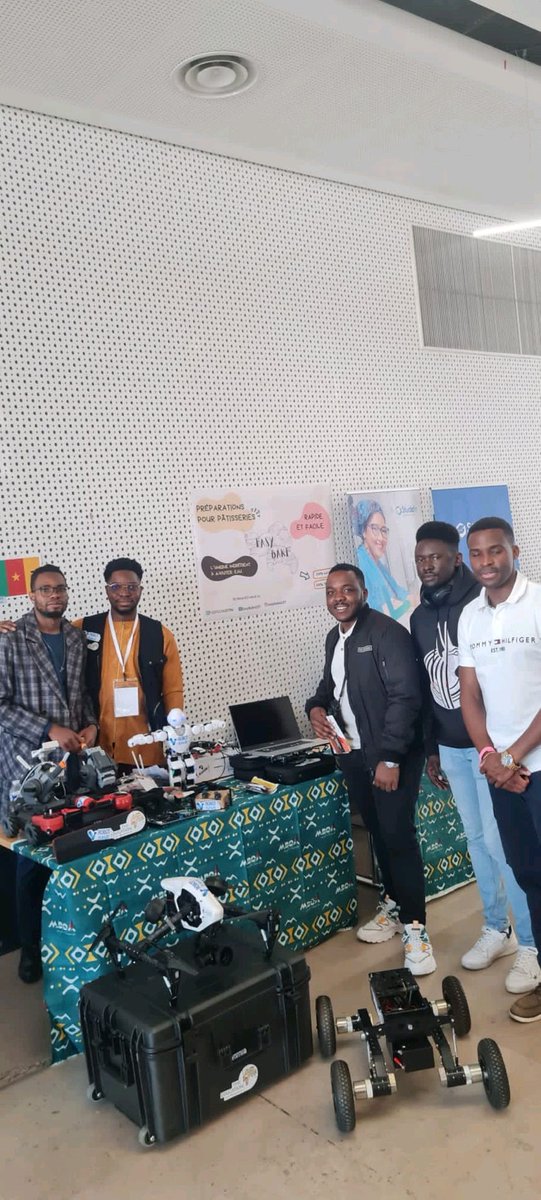 dessapjoffree's tweet photo. Last weekend we were selected to showcase our various activities we do in Cameroon 🇨🇲, France 🇫🇷, Germany 🇩🇪 and Switzerland 🇨🇭 as NGO RobotSave-GeBox  edu and #tmeeducationcameroon at the @mboaparis 1st edition event organized by #Taptap_Send to bring up together all Cameroonian https://t.co/k17yUtCThb