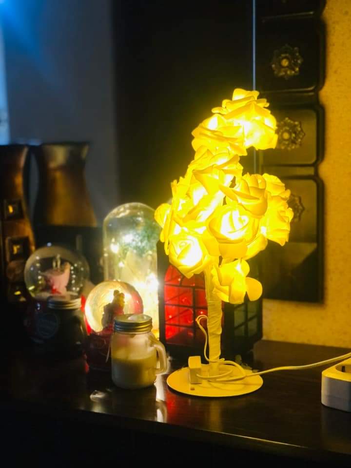 إنني من جهتي أسير في طريقي هادئاً مسالماً، أظل في ركني لا أريد أن أعرف شيئاً عن الآخرين، أحب أن أكون بريئاً كل البراءة، لا أحفل بعدوي، لست بمن يدبر المكائد و المؤامرات، و أنا بهذا فخور.📚📒