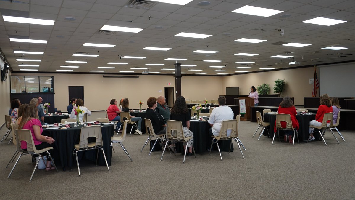 PlvwISD's tweet photo. Plainview ISD would like to thank our Teachers of the Year for 2022-2023. The teachers were recognized with a luncheon as a thank you for their tremendous work throughout the year. In addition, Plainview ISD welcomed the Teachers of the Year for 2023-2024! 👏🔝 https://t.co/46NdanVA1w