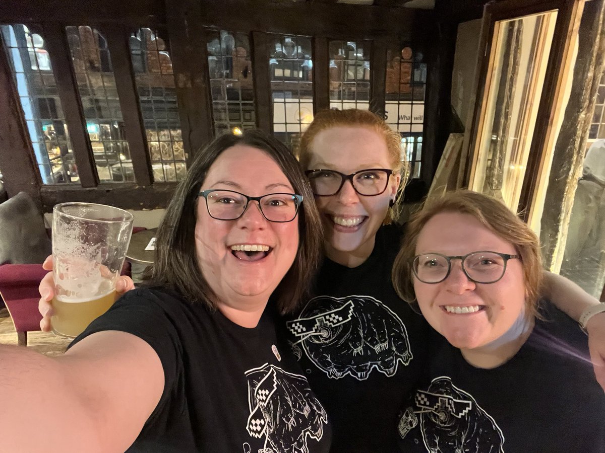 That’s a wrap from team Lincoln @pintofscience 2023! Thank you to our brilliant speakers and beautiful venues 🥰 Don’t forget there’s still time to see our Creative Reactions art exhibition in @LincsCathedral until 1st June #Pint23 #CreativeRx