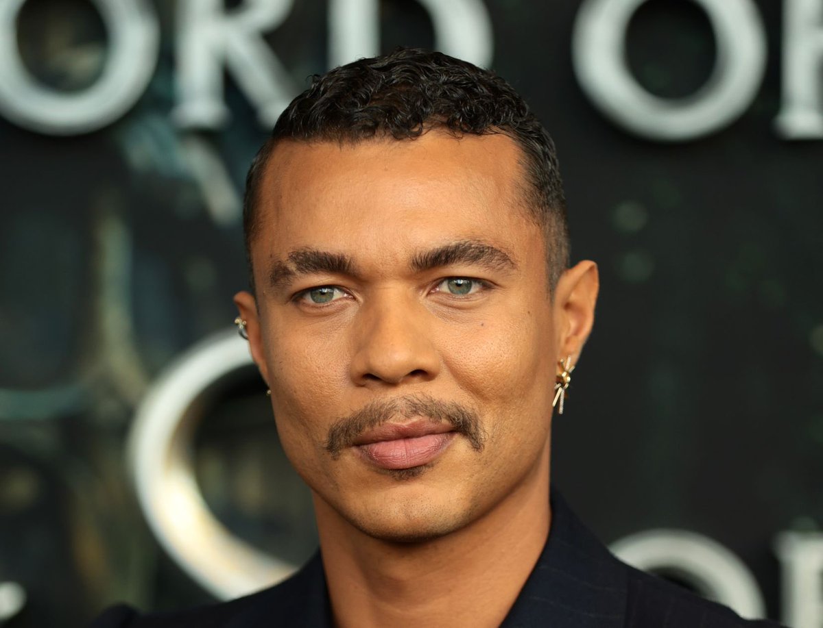 FellowshipFans's tweet image. 🚨‘Rings of Power’ Star Ismael Cruz Córdova Says Amazon Hired an On-Set Therapist to Deal With Racist Backlash

“You need support when this happens because the voices are so loud and they’re coming at you from so many places,”
#TheRingsOfPower 

Via @Variety