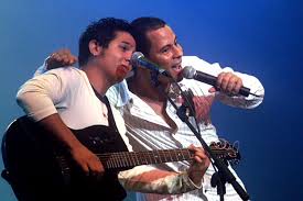 Unos gusanos despreciables intentaron agredirlos este miércoles en Barcelona. Dijo #Martí (18/03/1883): "No hay nada que embellezca como el ejercicio de sí propio". Ellos no  se rajan: son martianos, son #Cuba. Por eso, #ConBuenaFeYo.