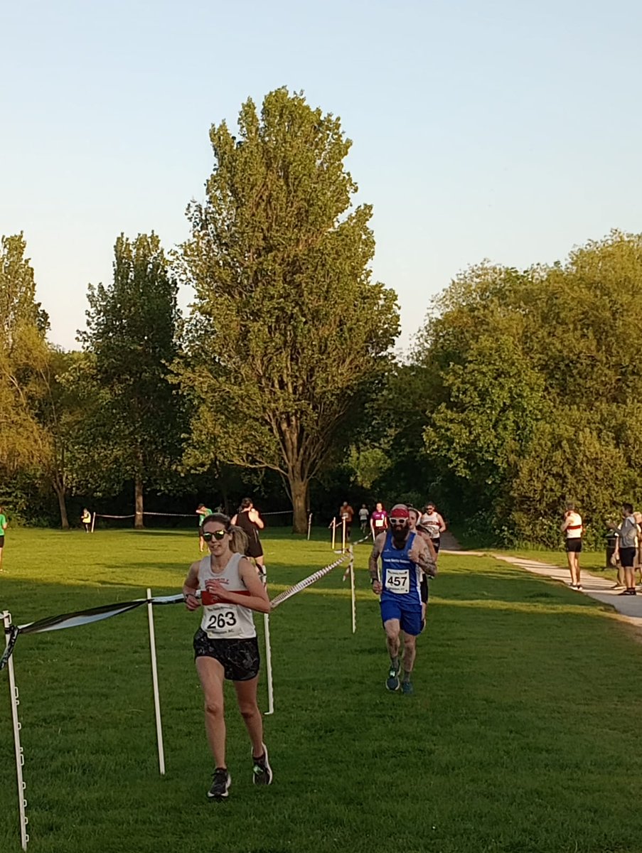 goatee2's tweet photo. Beeston Trent 5 mile & debut run as Team Derby Runner
#totontrotters
#werunforcake
#teamderbyrunner
@DERBYRUNNER
#run #runner #running #strava #soberrunner #dadswhorun #beardedrunner #workhardplayhard #nowrunningproud #mentalhealth #depression #recovery
#asthma #asthmaticrunner https://t.co/dwQu8aVlu0