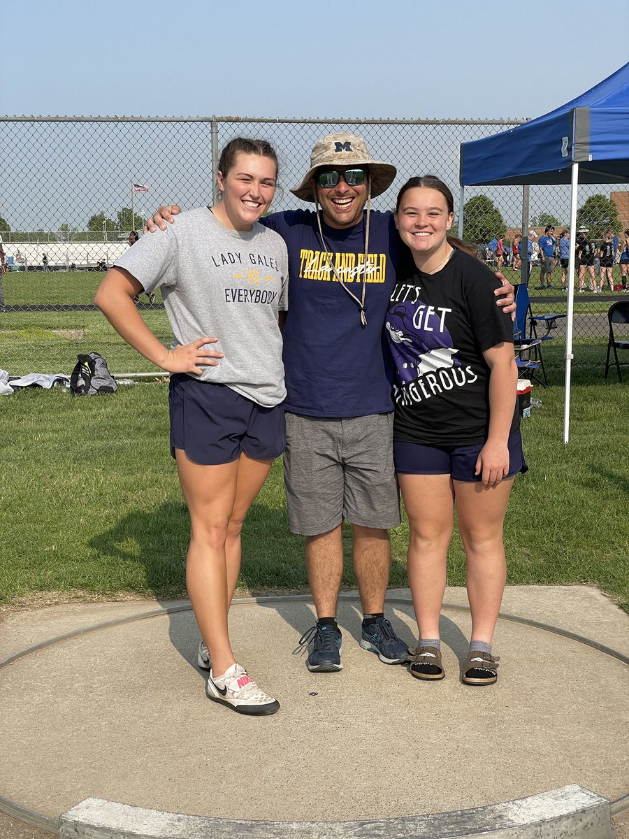 Lady Gales Throws tweet media